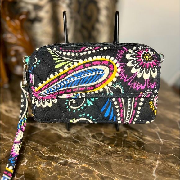 Vera Bradley “Bandana Swirl” All In One Wristlet Wallet - Picture 1 of 5